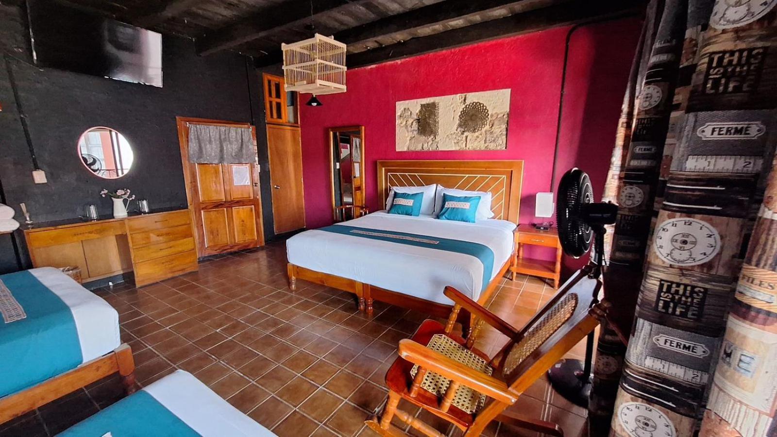 Posada La Plazuela คูเอตซาลันเดลโปรเกรโซ ภายนอก รูปภาพ